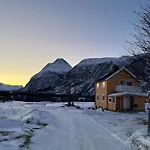 Ytrevoll * Kvalvik (Troms)