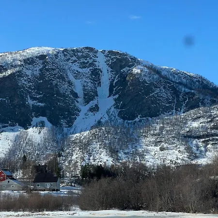 Ytrevoll * Kvalvik (Troms)